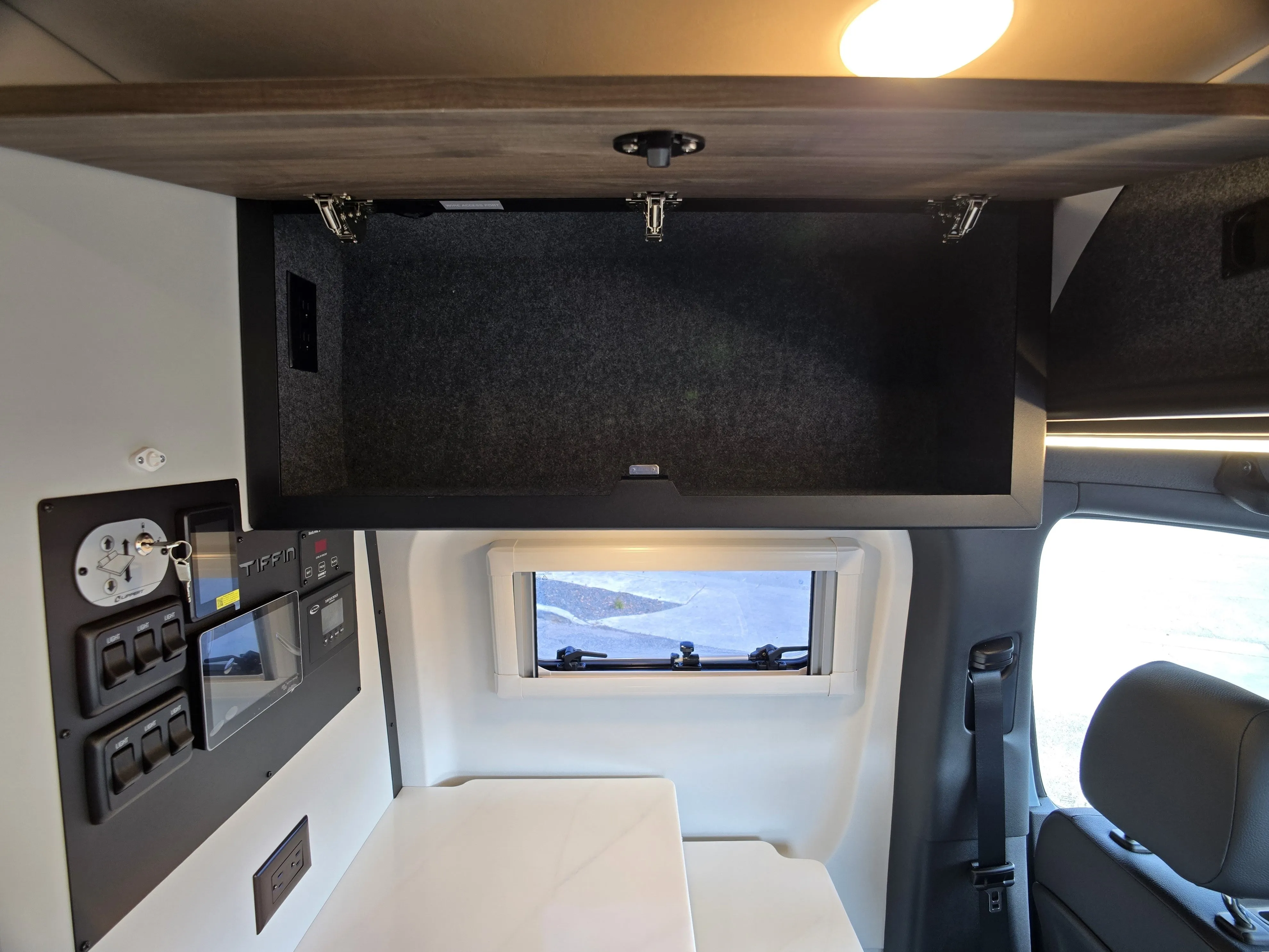 2025 Tiffin GH1 Adventure Bar with Starlink & Upgraded Battery