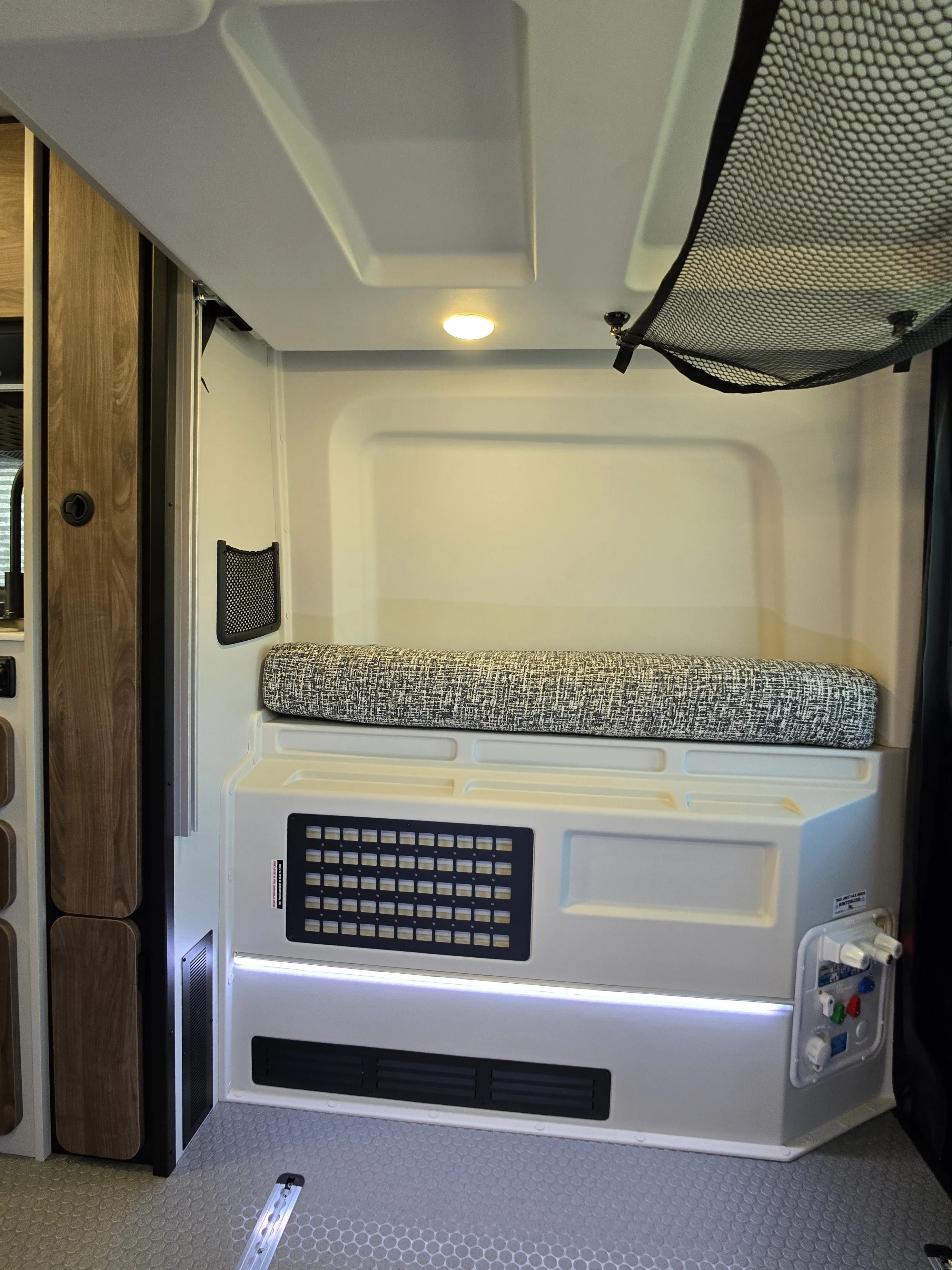 2025 Tiffin GH1 Adventure Bar with Starlink & Upgraded Battery