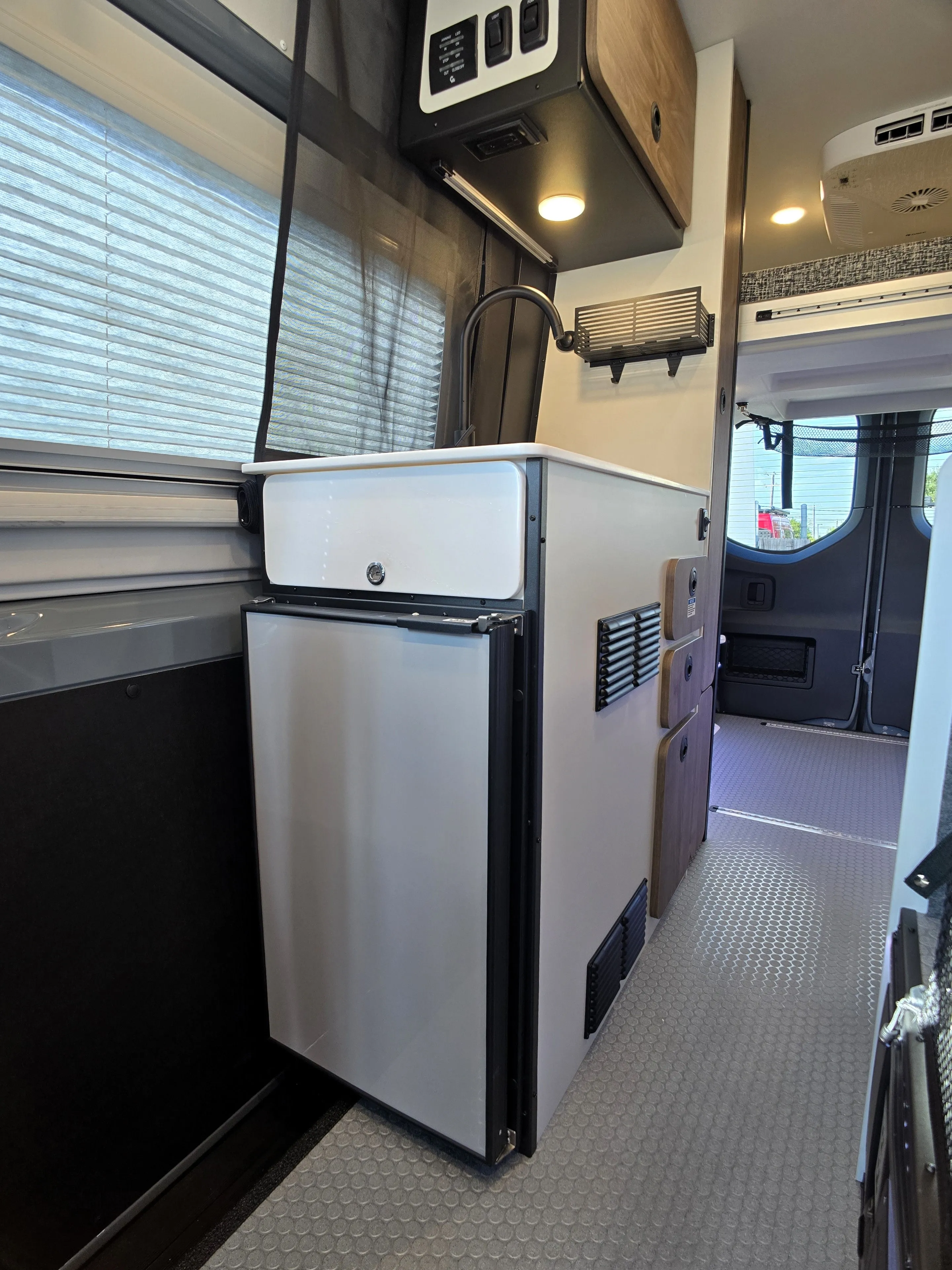 2025 Tiffin GH1 Adventure Bar with Starlink & Upgraded Battery