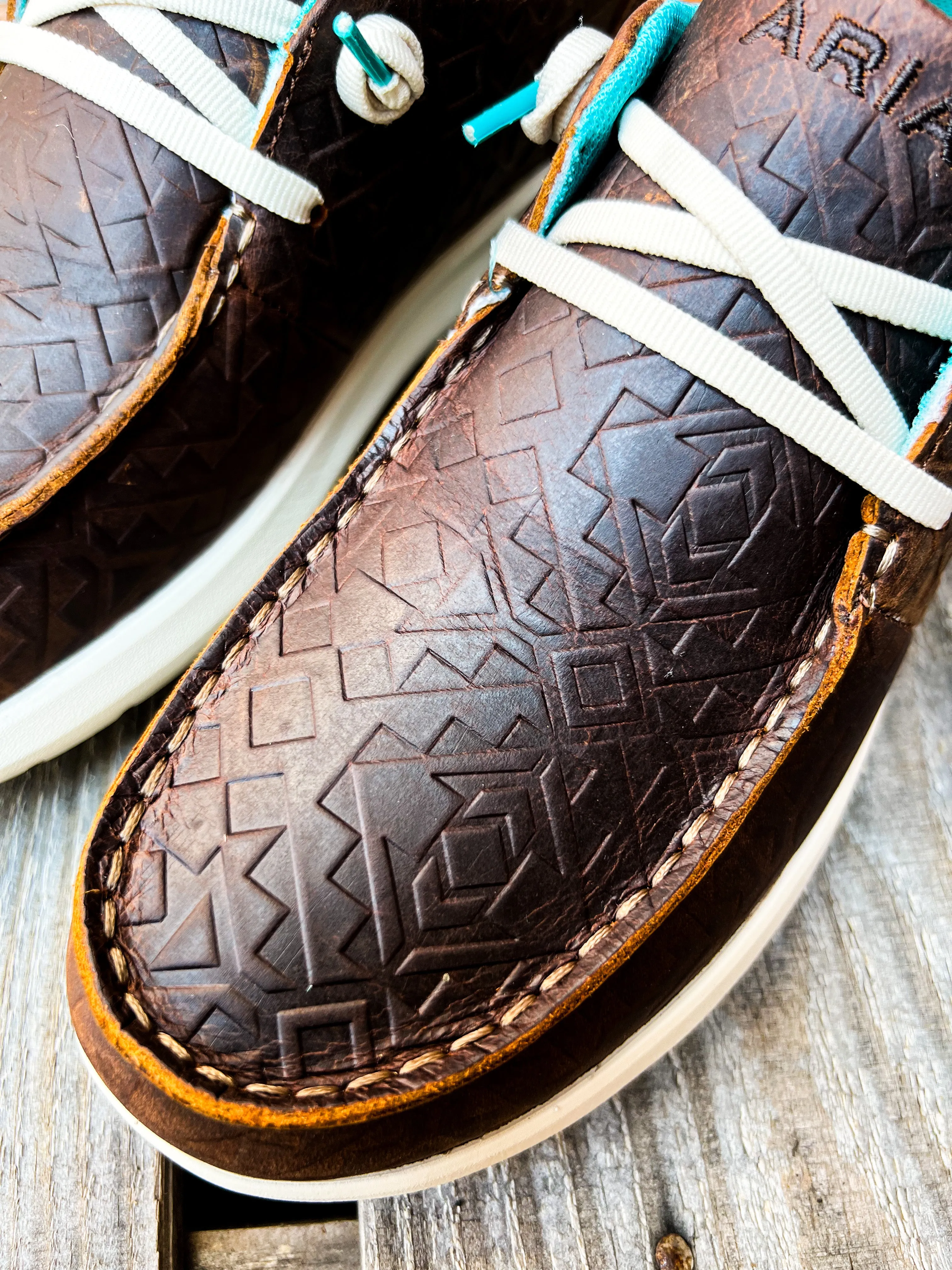 Brown Blanket Emboss Ariat Hilo